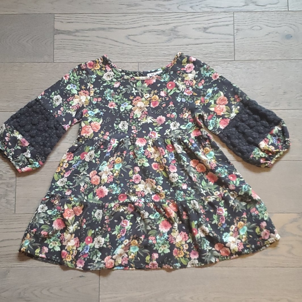 Girls bell sleeve blouse size 6